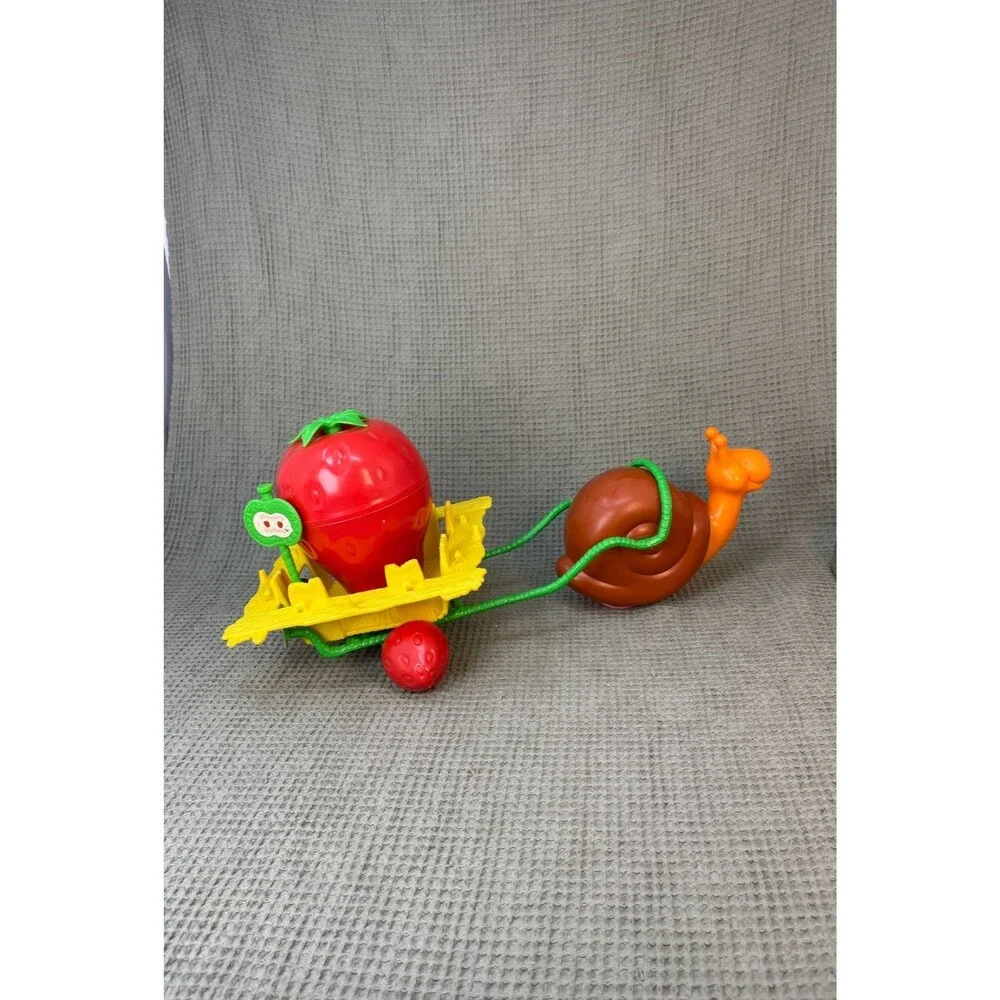 Vintage Strawberry Shortcake Snail Cart Playset Escargot Snail Vehicle 1980s toy